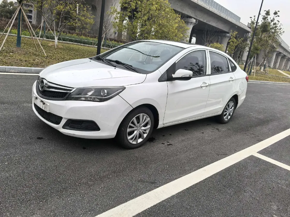 2015 HaiMa M3 1.5L 112HP L4 5MT,autocango,china used car exporter,china ev exporter,chinese used car exporter,chinese used ev exporter