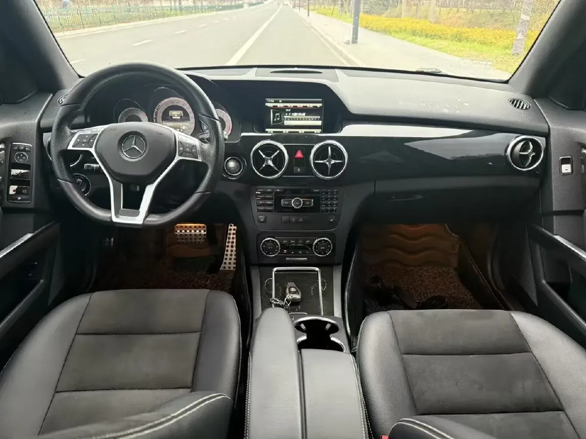 2015 Mercedes-Benz GLK Class 3.0L 245HP V6 7AT,autocango,china used car exporter,china ev exporter,chinese used car exporter,chinese used ev exporter