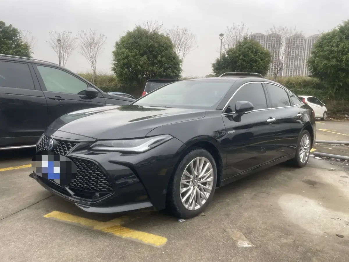 2022 Toyota Avalon 2.5L 178HP L4 E-CVT Hybrid