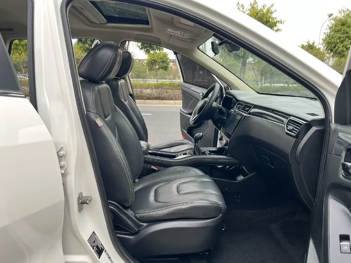 2016 DongFeng Fengon Fengon 580 1.5T 150HP L4 CVT,autocango,china used car exporter,china ev exporter,chinese used car exporter,chinese used ev exporter