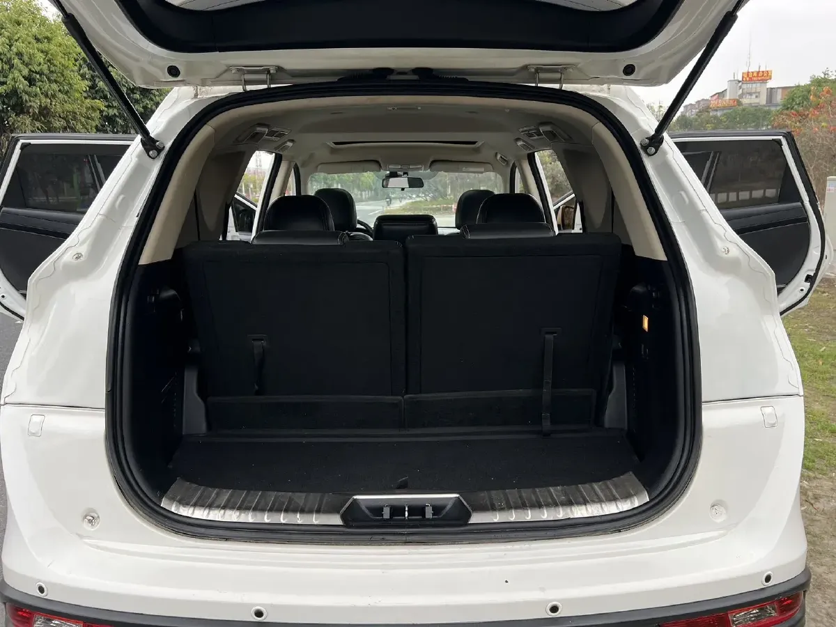 2016 DongFeng Fengon Fengon 580 1.5T 150HP L4 CVT,autocango,china used car exporter,china ev exporter,chinese used car exporter,chinese used ev exporter