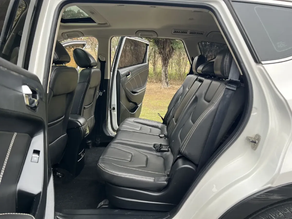 2016 DongFeng Fengon Fengon 580 1.5T 150HP L4 CVT,autocango,china used car exporter,china ev exporter,chinese used car exporter,chinese used ev exporter