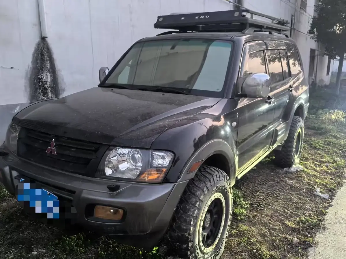 2004 Mitsubishi Pajero 2.0 5MT