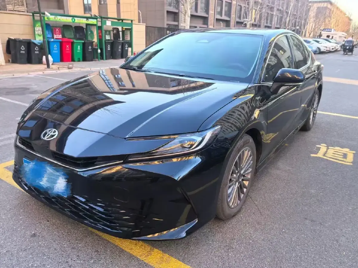 2024 Toyota Camry 2.0L 152HP L4 E-CVT Hybrid