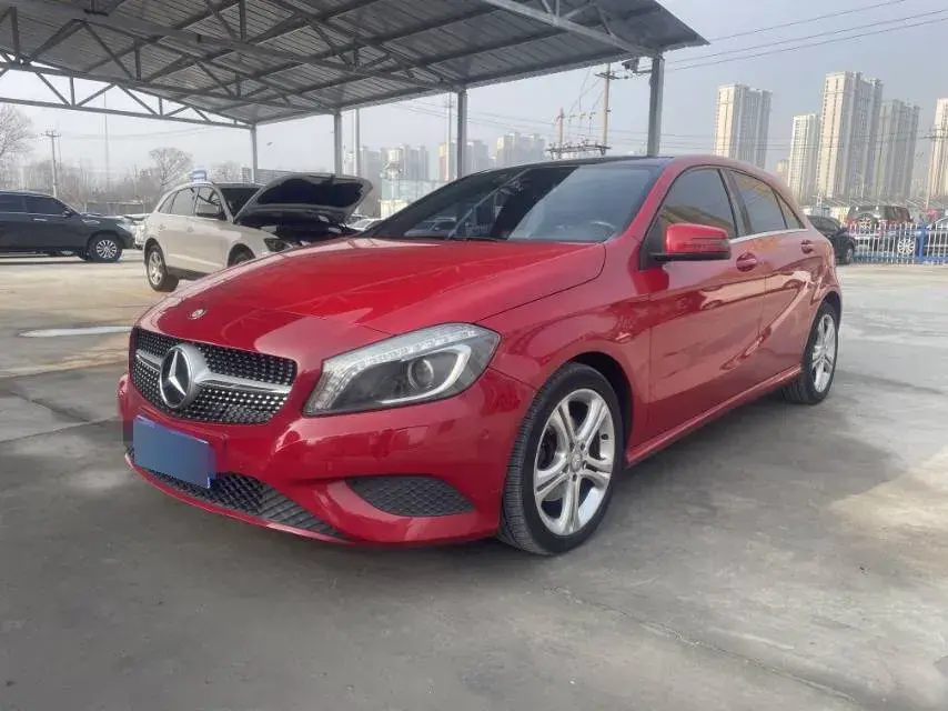 2015 Mercedes-Benz A Class 1.6T 122HP L4 7DCT