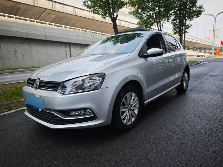 2014 Volkswagen Polo 1.6L 110HP L4 6AT