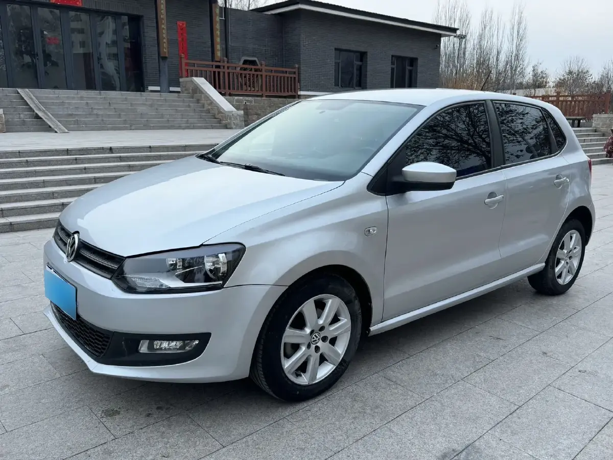 2013 Volkswagen Polo 1.4L 86HP L4 5MT