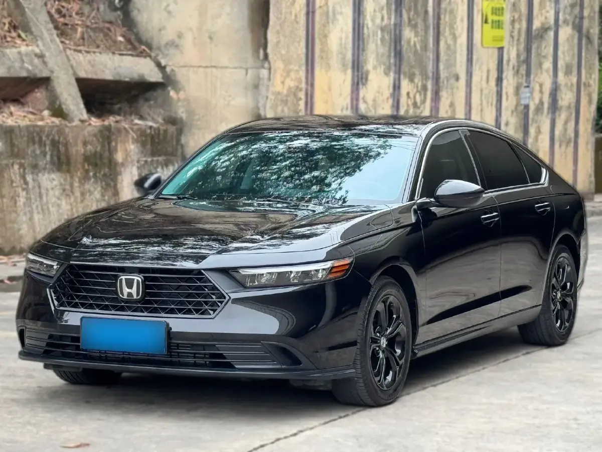 2025 Honda Accord 1.5T 192HP L4 CVT