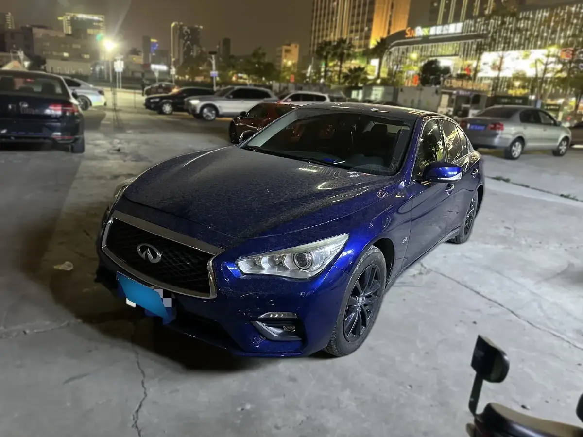 2018 Infiniti Q50L 2.0T 211HP L4 7AT