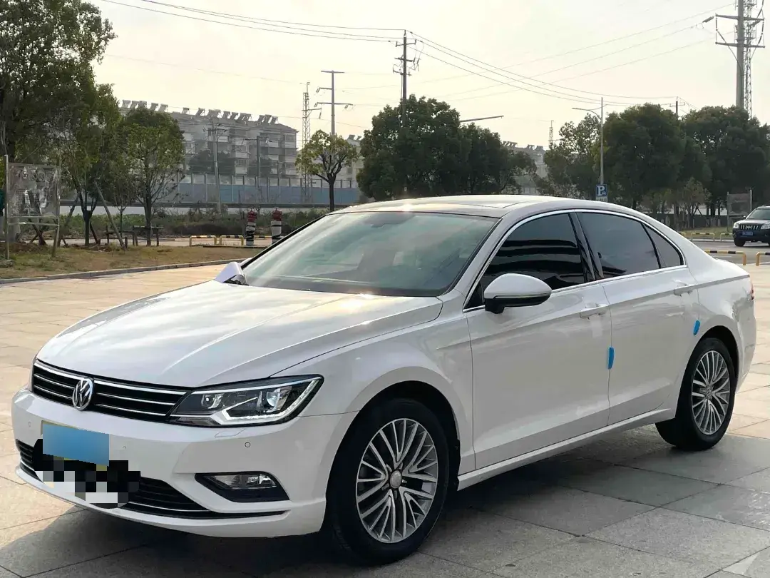 2015 Volkswagen Lamando 1.4T 150HP L4 7DCT