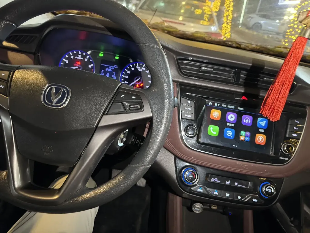 2017 ChangAn Linmax 1.6L 125HP L4 5MT,autocango,china used car exporter,china ev exporter,chinese used car exporter,chinese used ev exporter