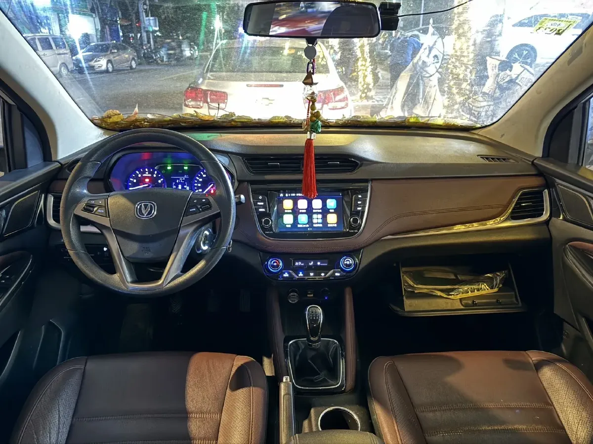 2017 ChangAn Linmax 1.6L 125HP L4 5MT,autocango,china used car exporter,china ev exporter,chinese used car exporter,chinese used ev exporter