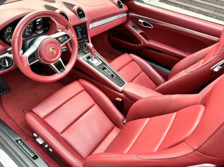 2022 Porsche 718 2.0T 300HP H4 7DCT,autocango,china used car exporter,china ev exporter,chinese used car exporter,chinese used ev exporter