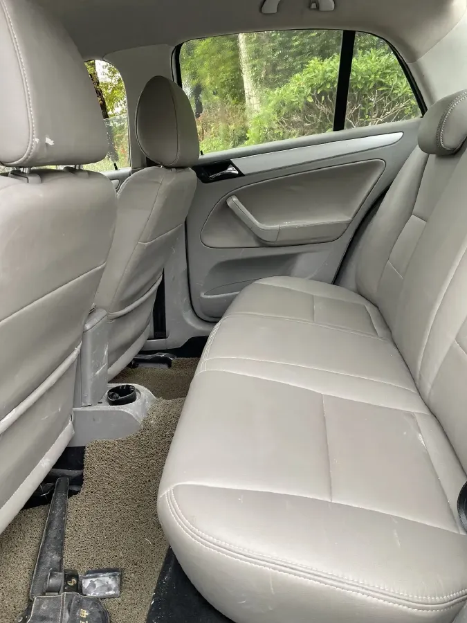 2006 Volkswagen Bora Classic 1.6L 100HP L4 4AT,autocango,china used car exporter,china ev exporter,chinese used car exporter,chinese used ev exporter