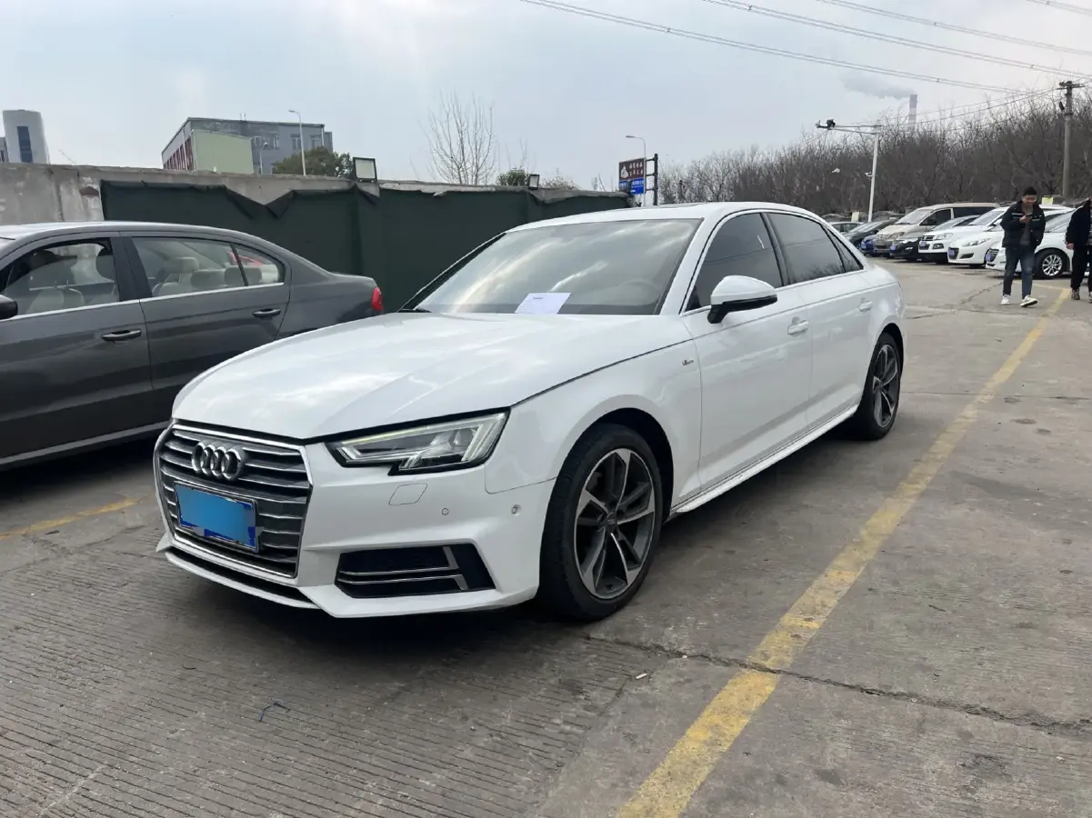 2018 Audi A4L 2.0T 190HP L4 7DCT