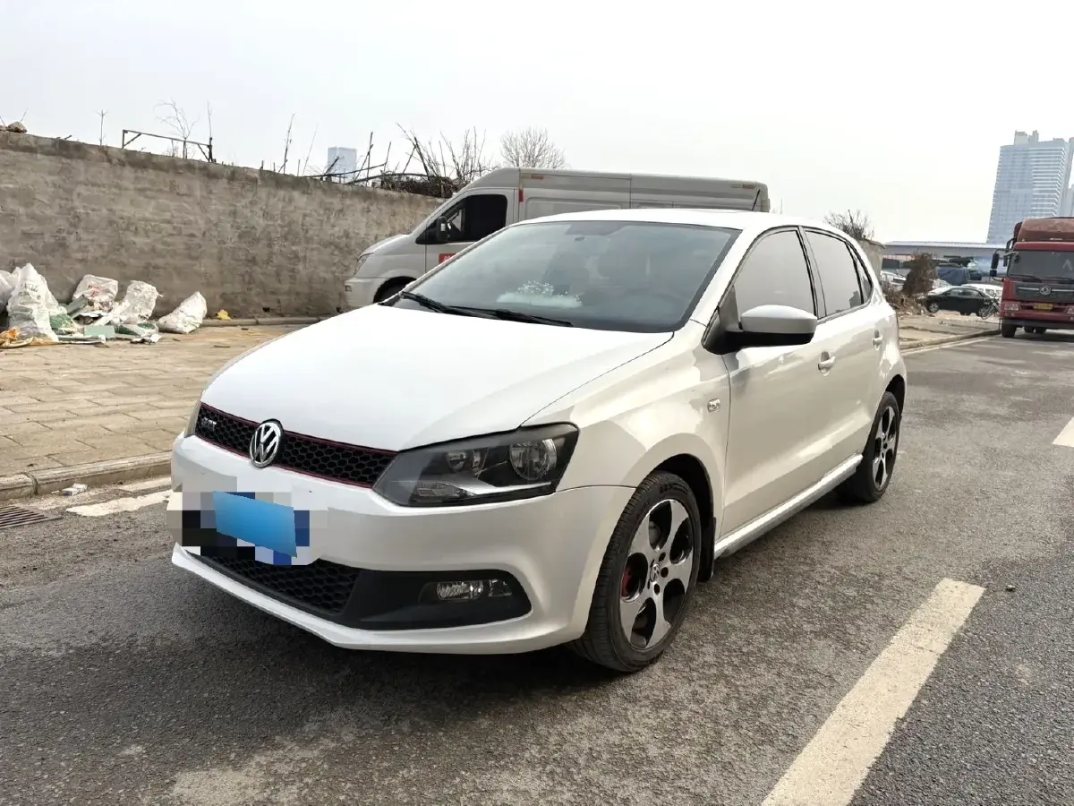 2012 Volkswagen Polo 1.4T 131HP L4 7DCT