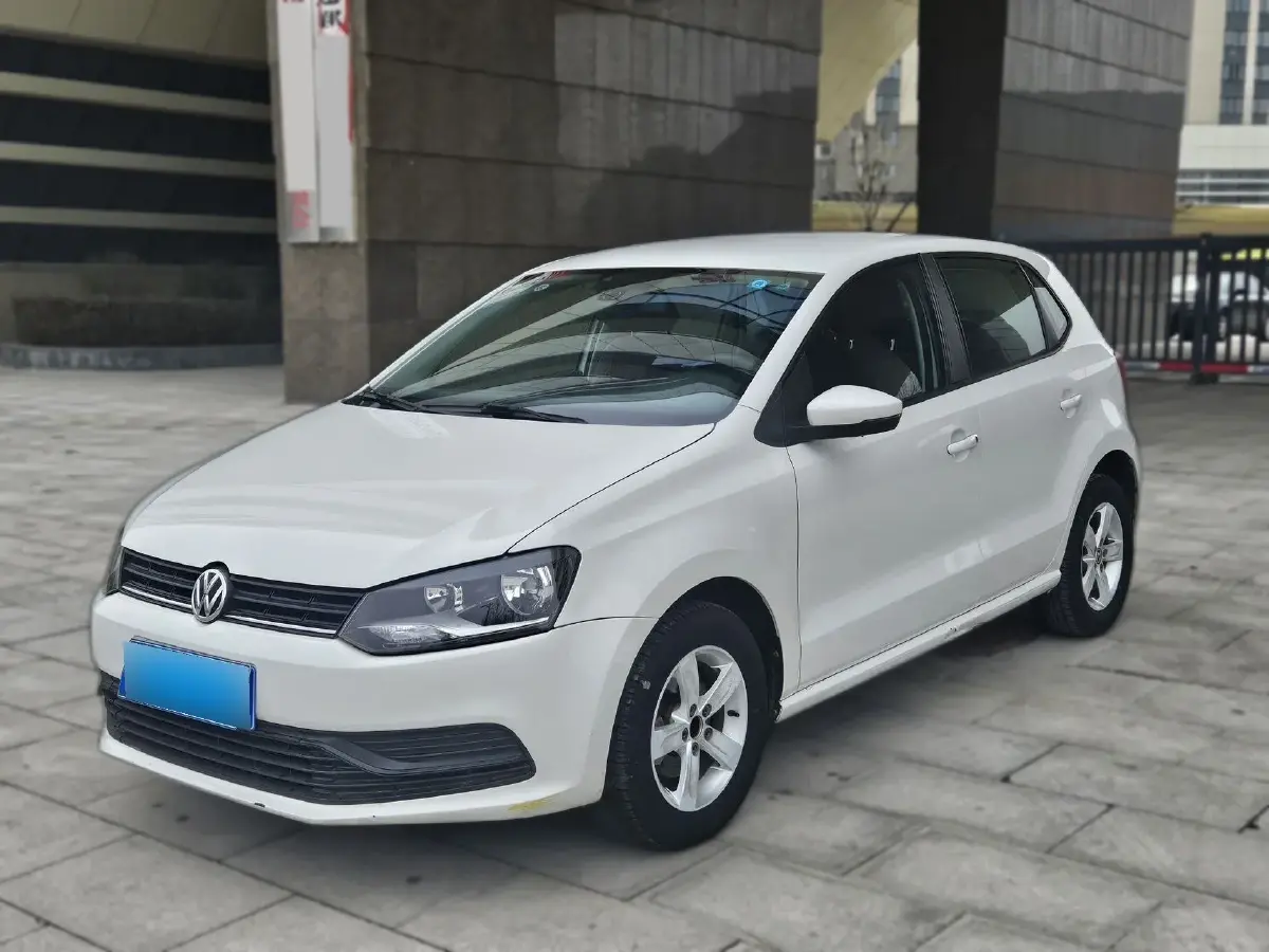2016 Volkswagen Polo 1.4L 90HP L4 6AT