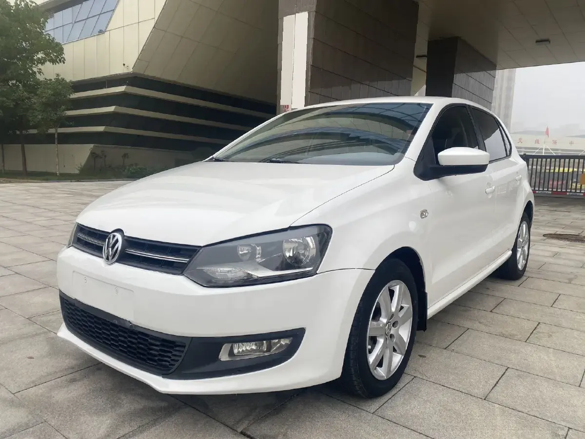 2013 Volkswagen Polo 1.4L 86HP L4 5MT