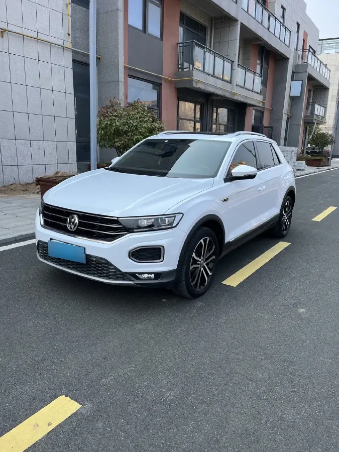 2018 Volkswagen T-Roc 1.4T 150HP L4 7DCT