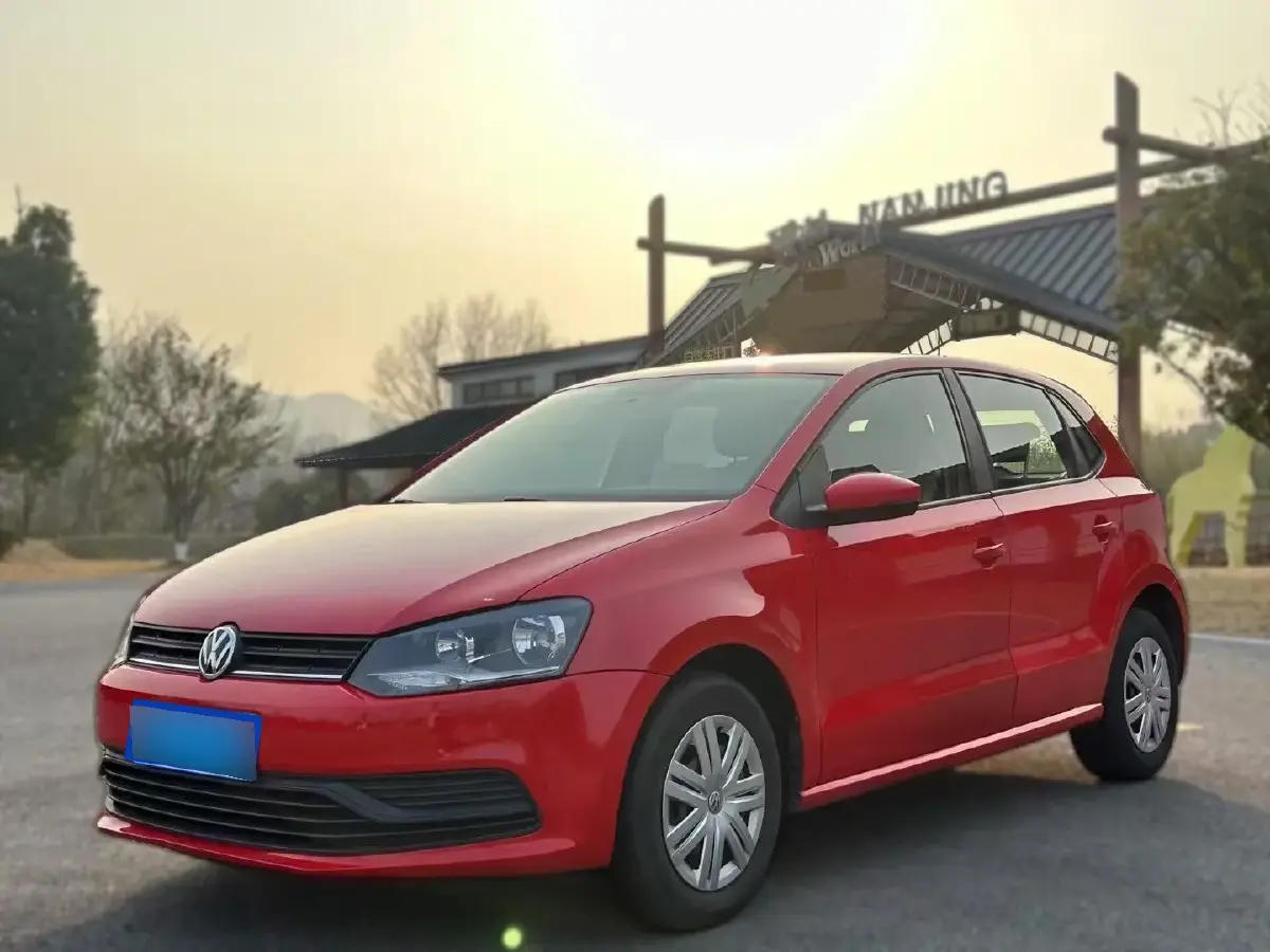 2016 Volkswagen Polo 1.4L 90HP L4 6AT