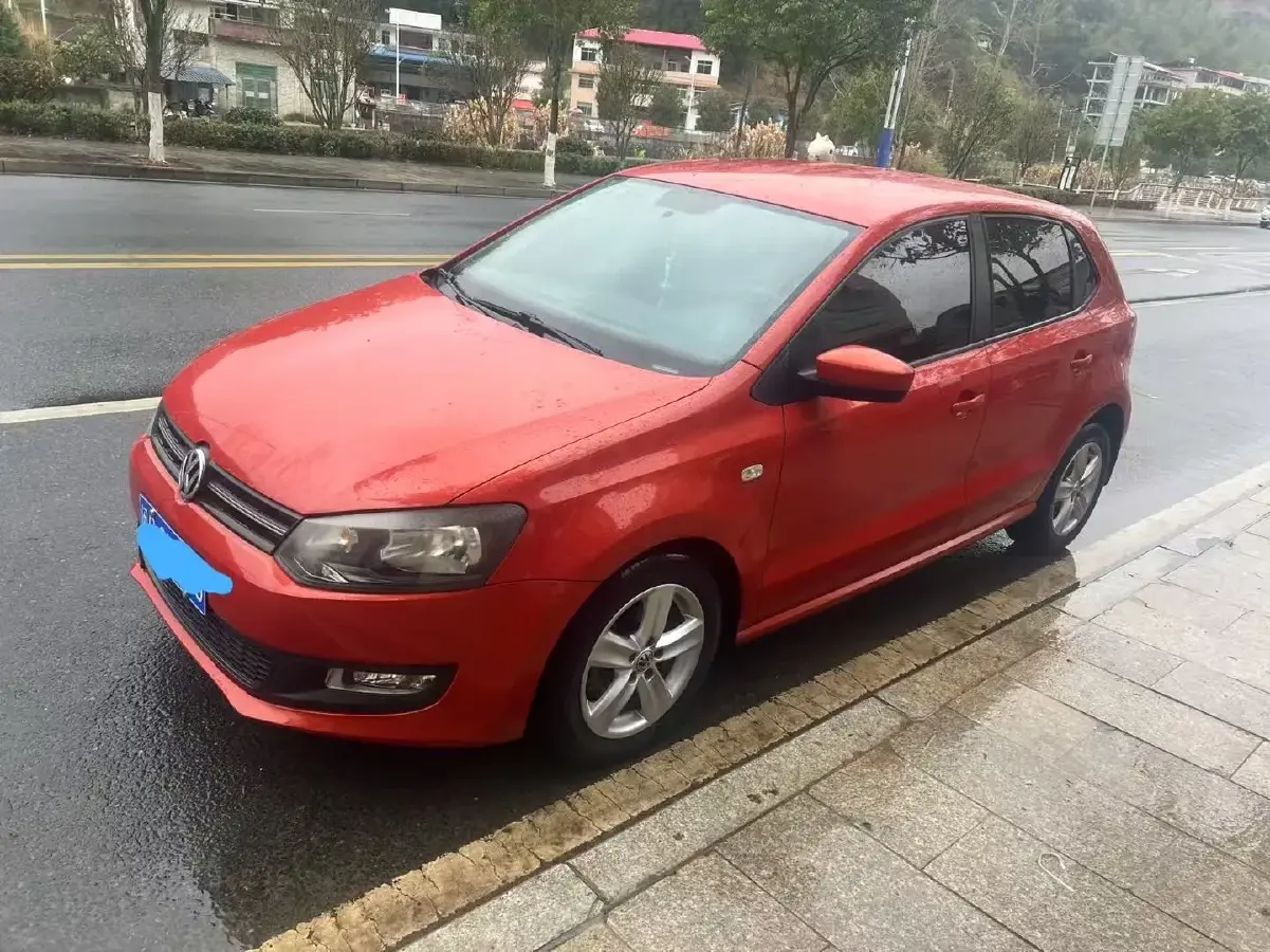 2011 Volkswagen Polo 1.4L 86HP L4 6AT
