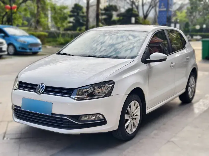 2014 Volkswagen Polo 1.6L 110HP L4 6AT