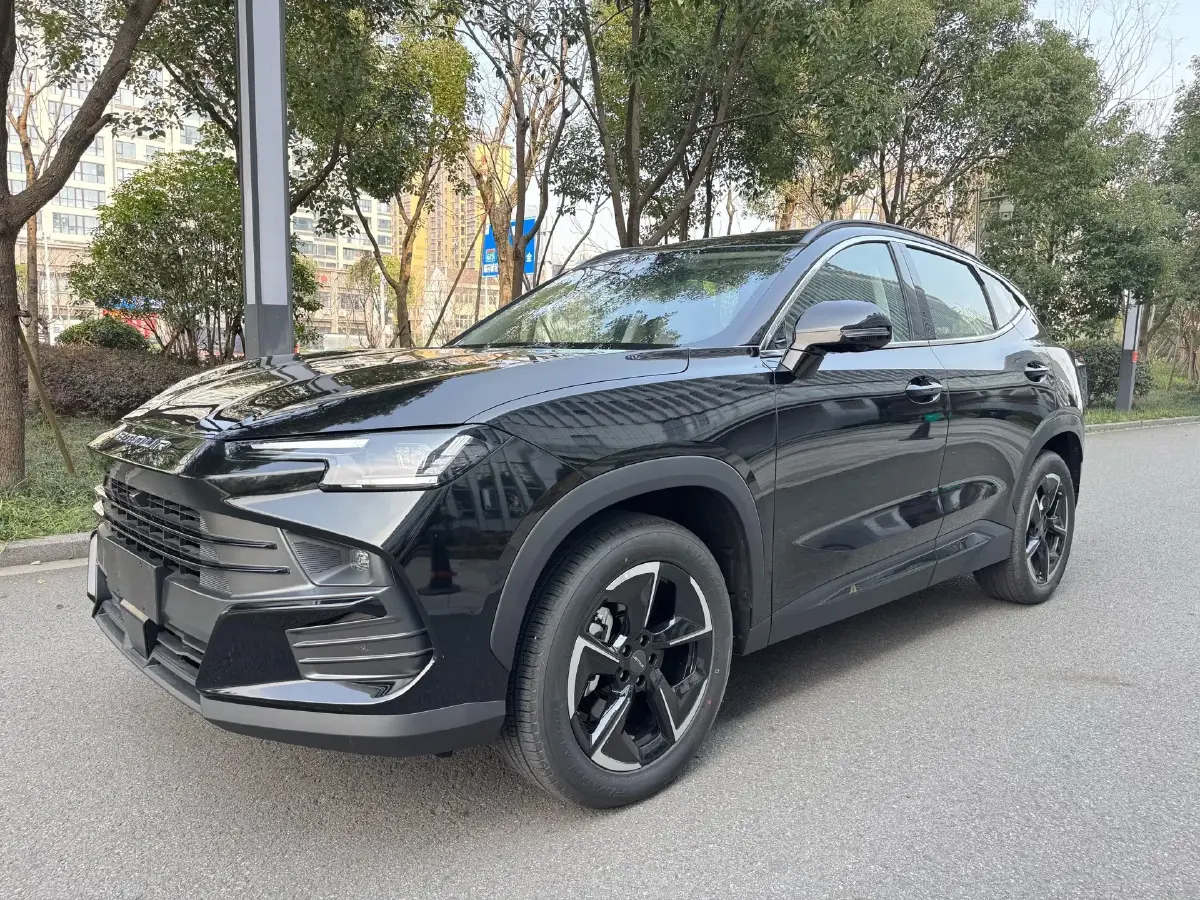 2025 Jetour DASHING 1.5T 184HP L4 7DCT