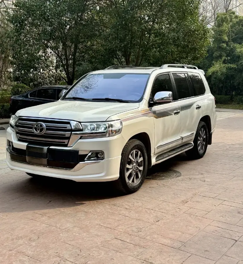 2015 Toyota Land Cruiser 4.6L 310HP V8 6AT