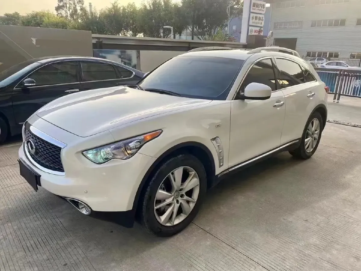 2013 Infiniti QX70 3.7L 351HP V6 7AT,autocango,china used car exporter,china ev exporter,chinese used car exporter,chinese used ev exporter