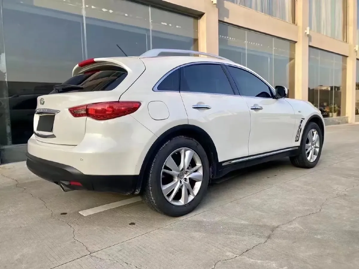 2013 Infiniti QX70 3.7L 351HP V6 7AT,autocango,china used car exporter,china ev exporter,chinese used car exporter,chinese used ev exporter