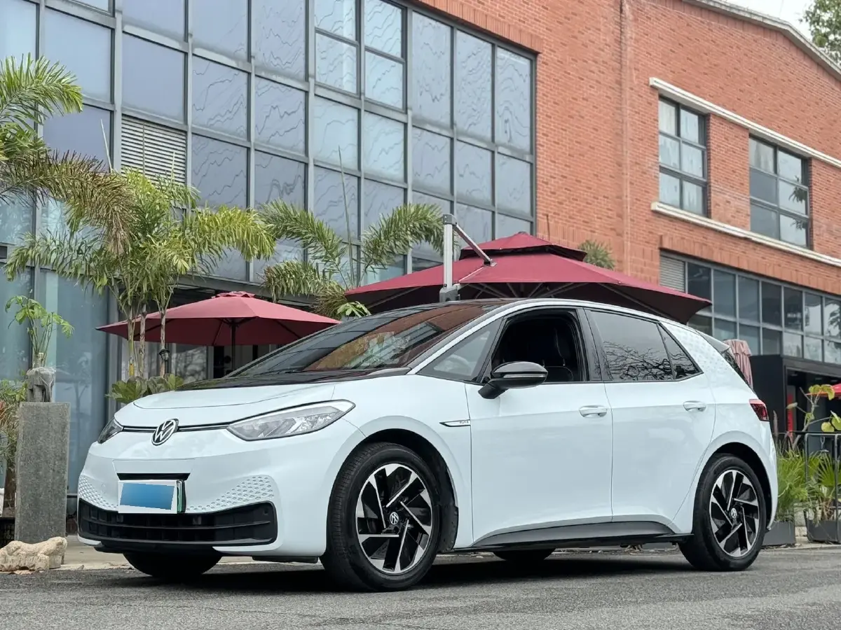 2023 Volkswagen ID.3 BEV 52.8KWH