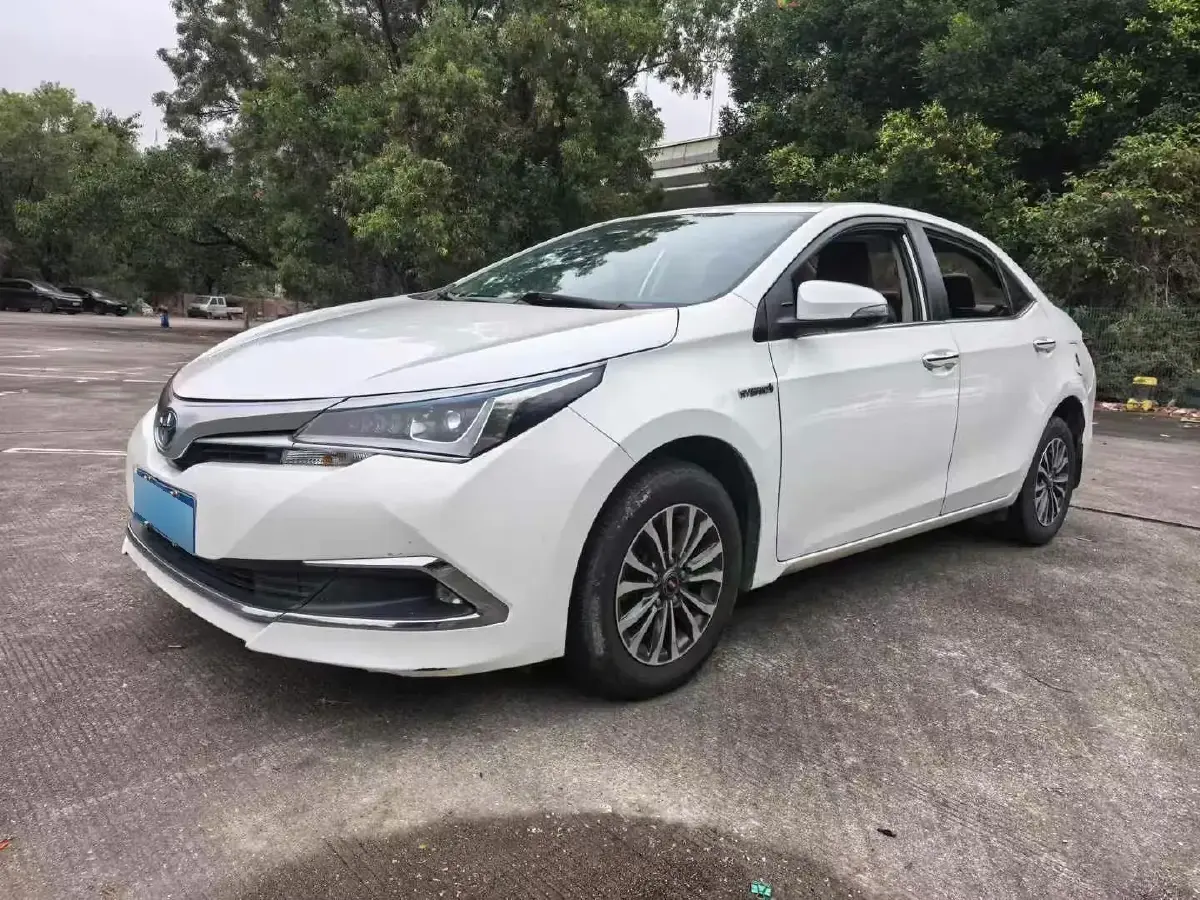 2017 Toyota Corolla 1.8L 99HP L4 E-CVT Hybrid