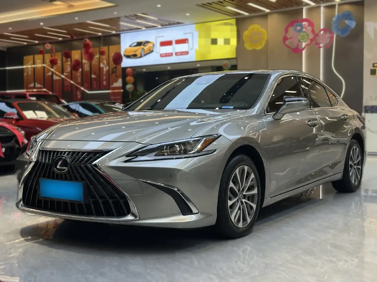 2021 Lexus ES 2.5L 178HP L4 E-CVT Hybrid