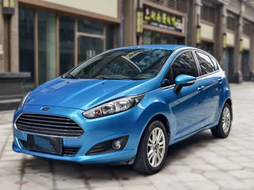 2013 Ford Fiesta 1.5L 110HP L4 5MT