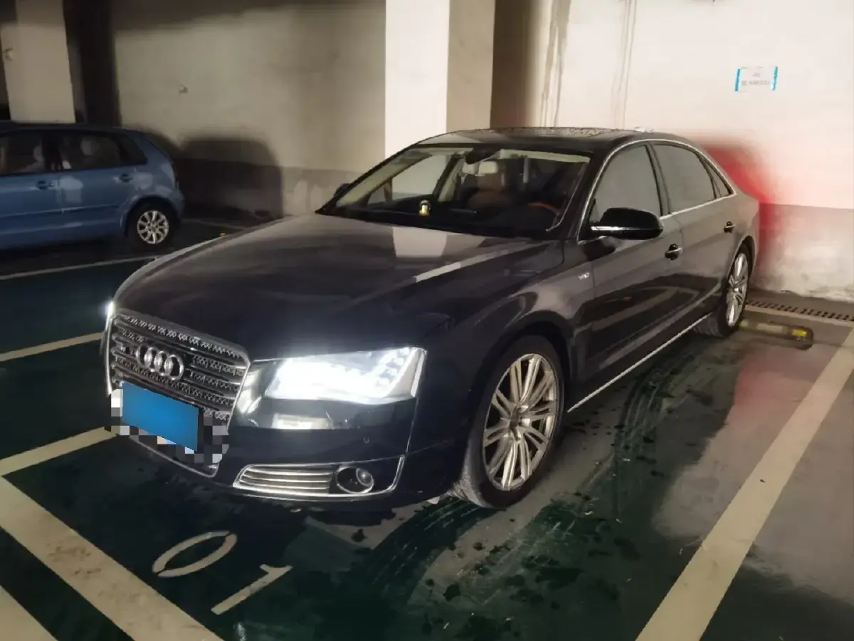 2012 Audi A8 6.3L 500HP W12 8AT