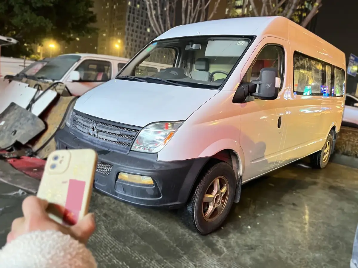 2012 MAXUS XinTu V80 2.5T 136HP L4 5MT