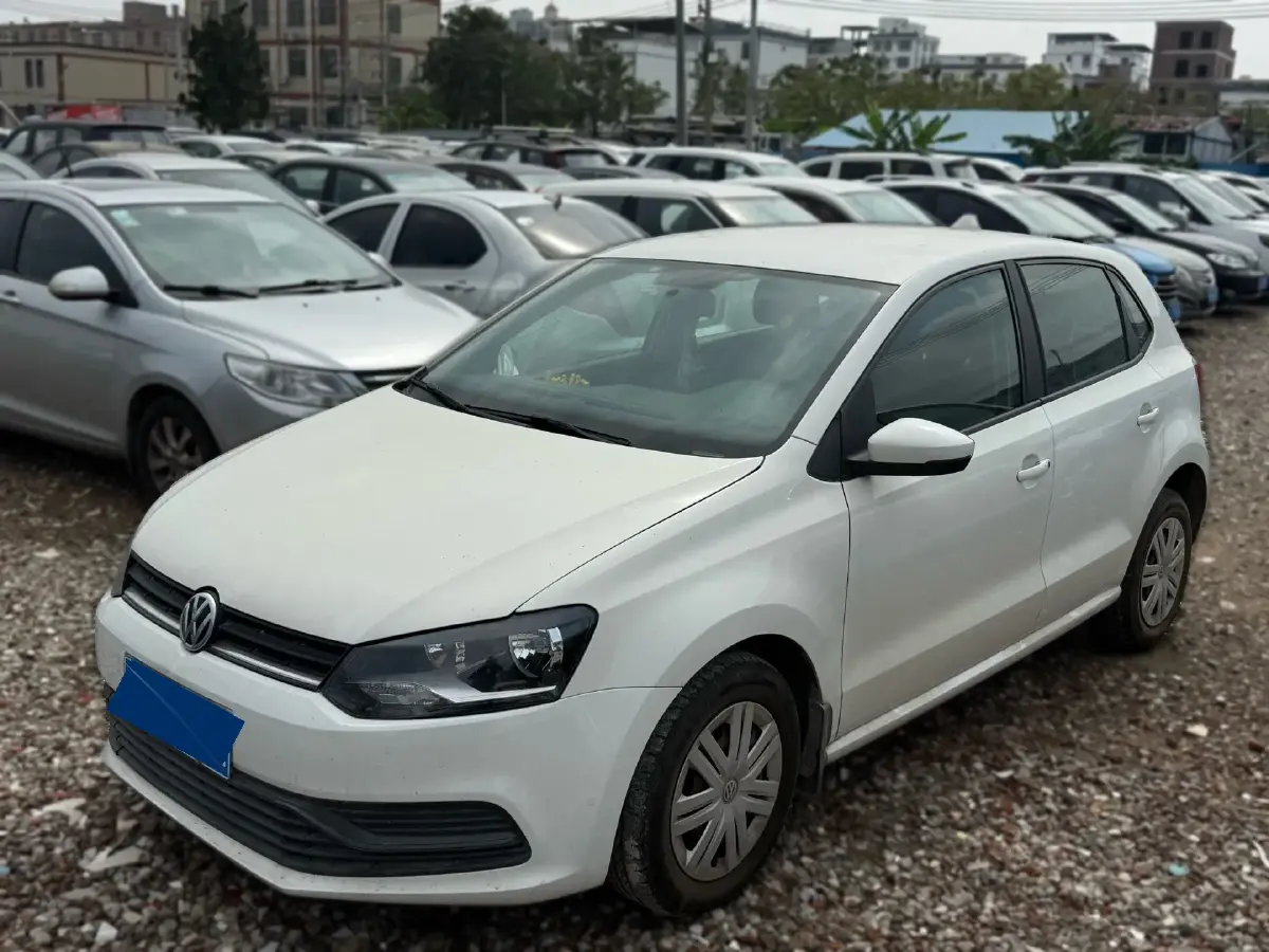 2016 Volkswagen Polo 1.4L 90HP L4 6AT