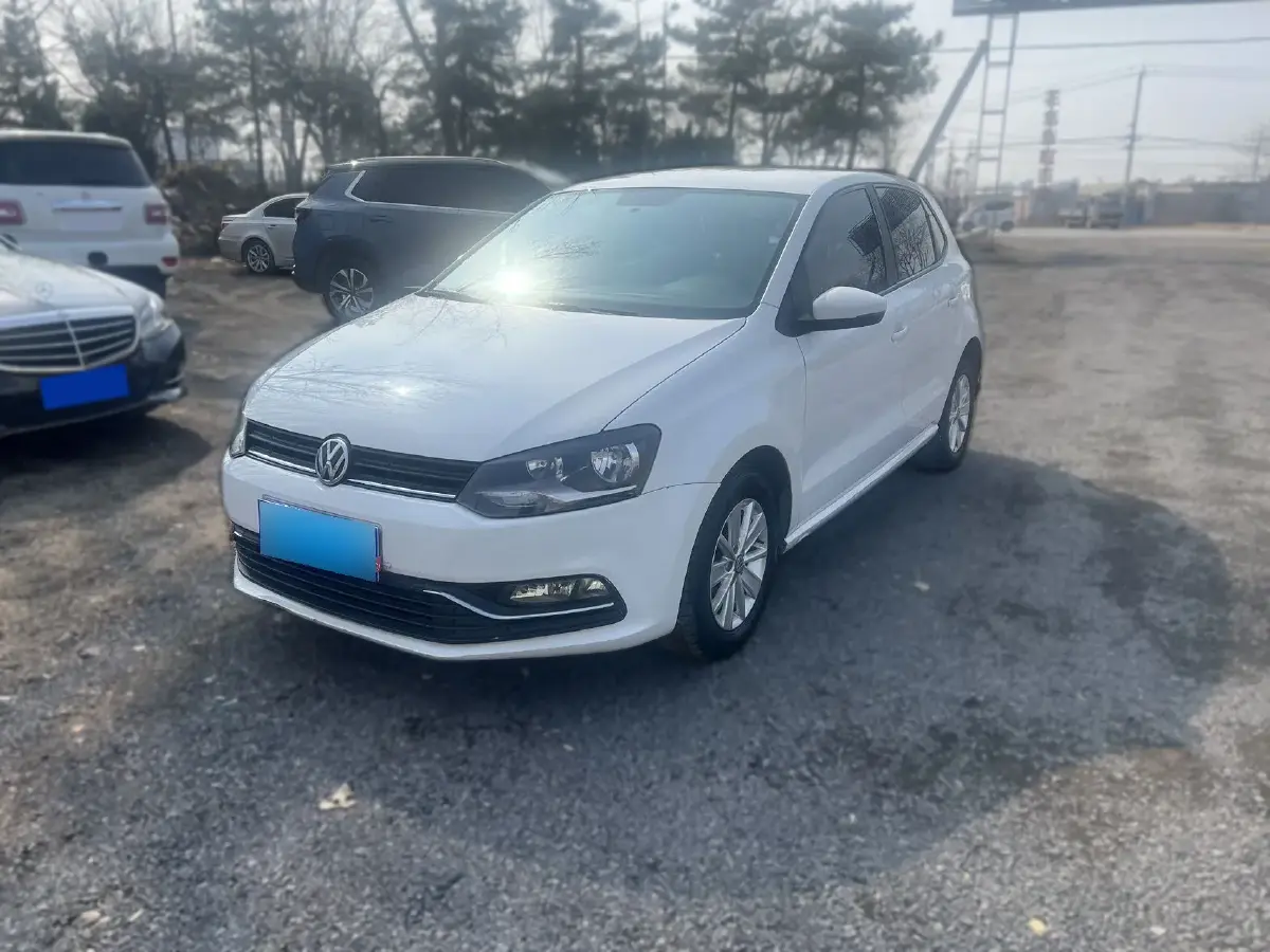 2014 Volkswagen Polo 1.4L 90HP L4 5MT