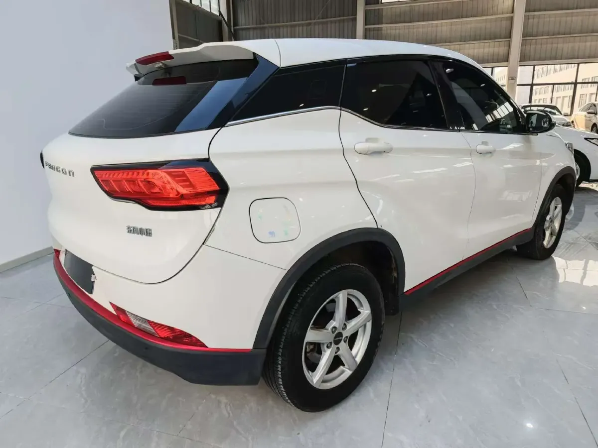 2022 DongFeng Fengon Fengon 500 1.5L 116HP L4 5MT,autocango,china used car exporter,china ev exporter,chinese used car exporter,chinese used ev exporter