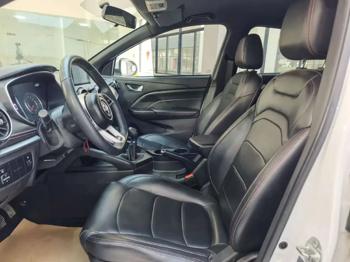 2022 DongFeng Fengon Fengon 500 1.5L 116HP L4 5MT,autocango,china used car exporter,china ev exporter,chinese used car exporter,chinese used ev exporter