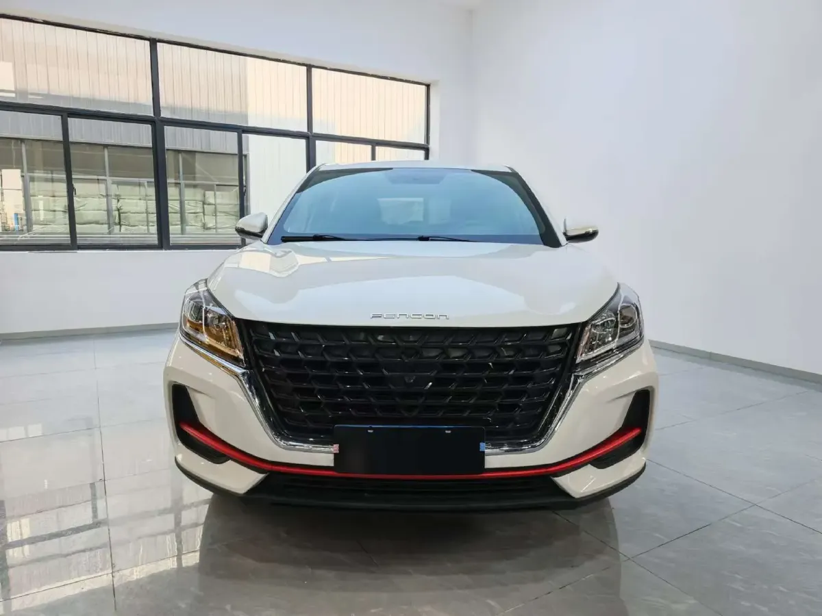 2022 DongFeng Fengon Fengon 500 1.5L 116HP L4 5MT,autocango,china used car exporter,china ev exporter,chinese used car exporter,chinese used ev exporter