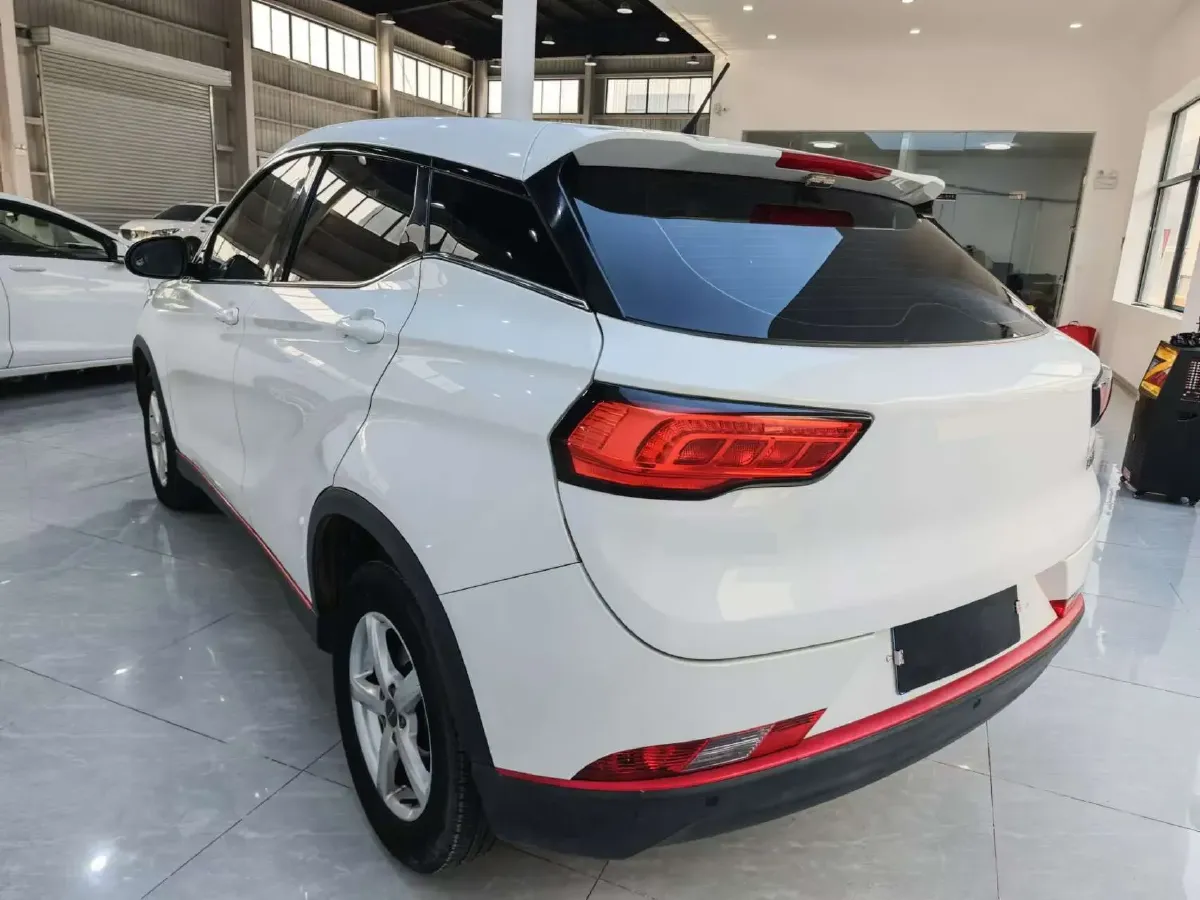 2022 DongFeng Fengon Fengon 500 1.5L 116HP L4 5MT,autocango,china used car exporter,china ev exporter,chinese used car exporter,chinese used ev exporter