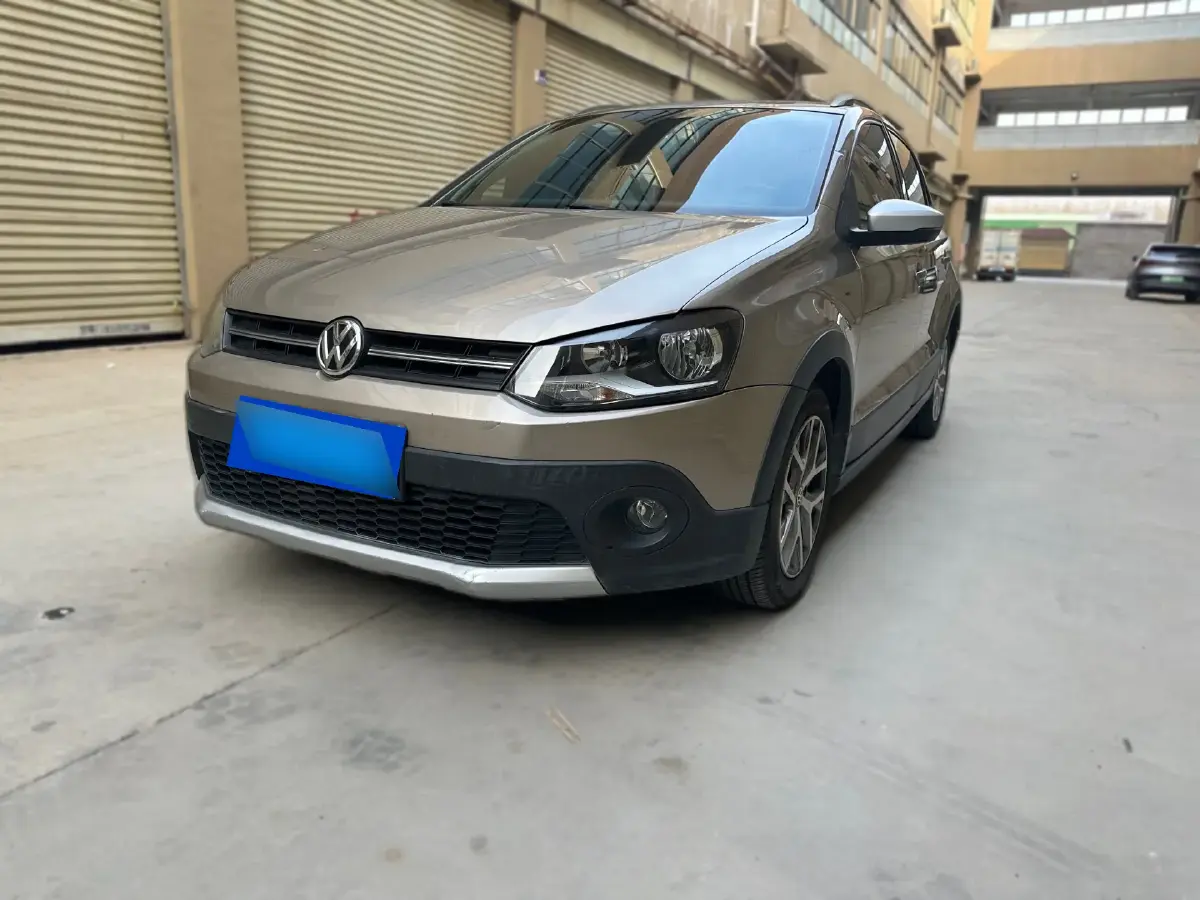 2016 Volkswagen Polo 1.4L 90HP L4 5MT
