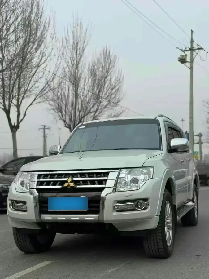 2004 Mitsubishi Pajero 2.0 5MT