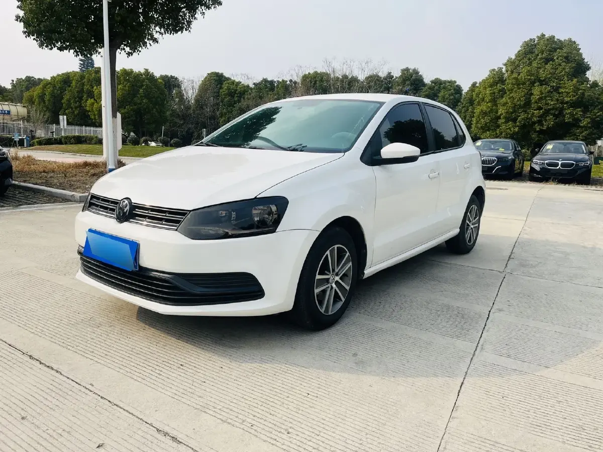 2016 Volkswagen Polo 1.4L 90HP L4 6AT