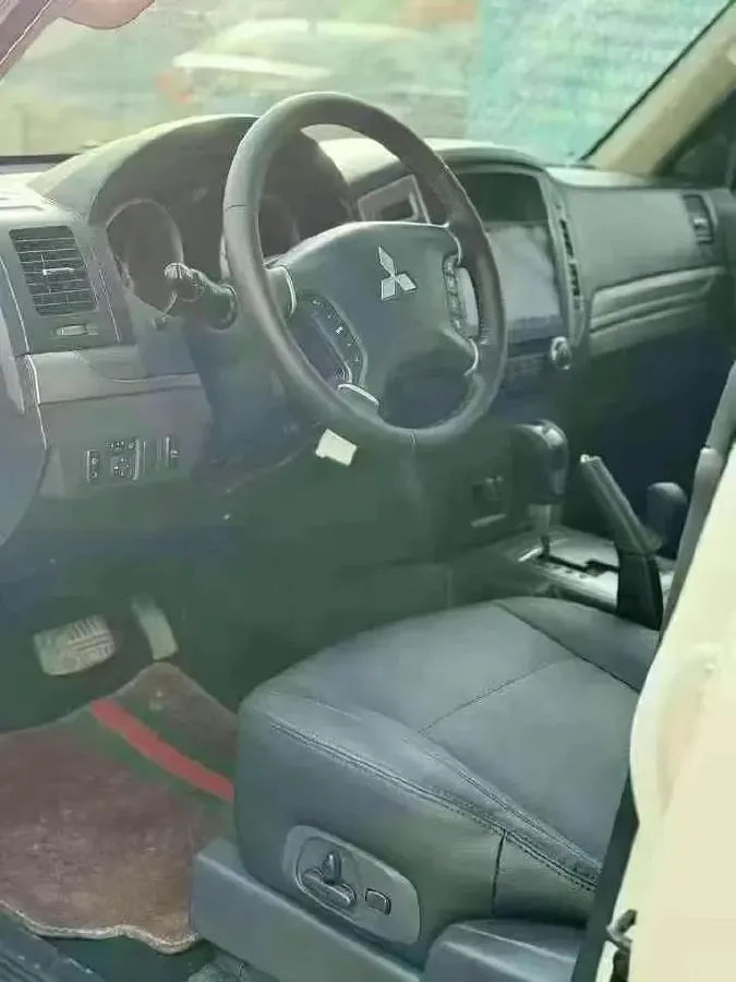 2004 Mitsubishi Pajero 2.0 5MT,autocango,china used car exporter,china ev exporter,chinese used car exporter,chinese used ev exporter