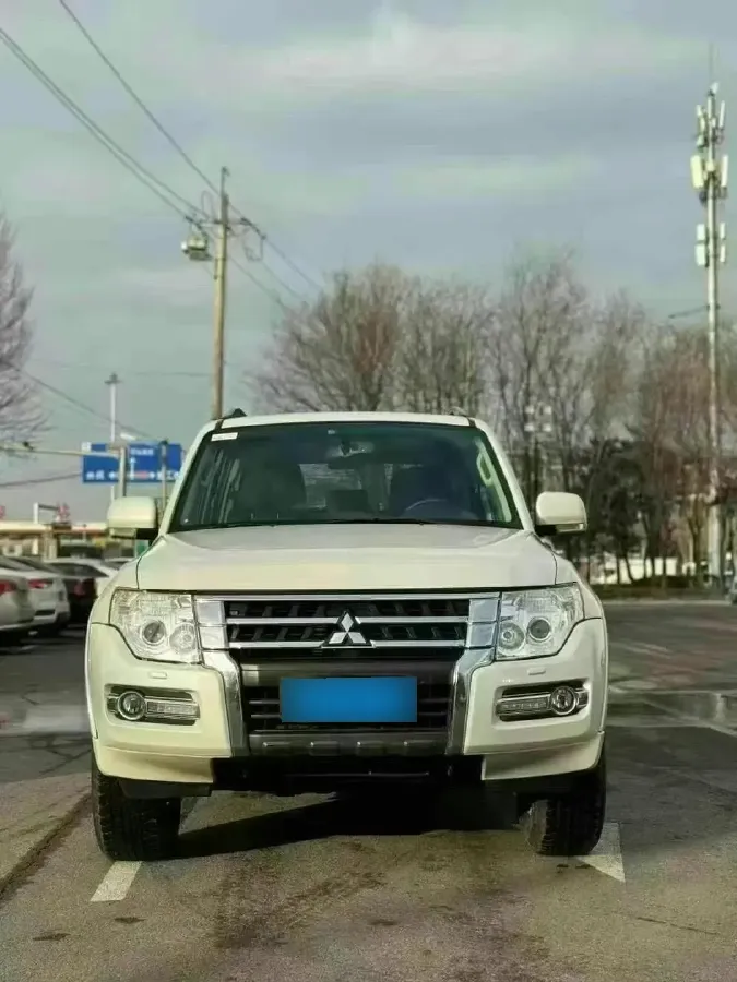 2004 Mitsubishi Pajero 2.0 5MT,autocango,china used car exporter,china ev exporter,chinese used car exporter,chinese used ev exporter