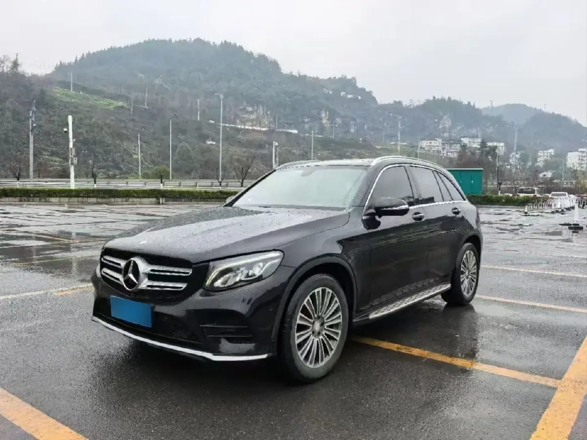2017 Mercedes-Benz GLC Class 2.0T 211HP L4 9AT