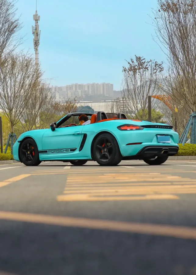 2018 Porsche 718 2.0T 250HP H4 7DCT,autocango,china used car exporter,china ev exporter,chinese used car exporter,chinese used ev exporter