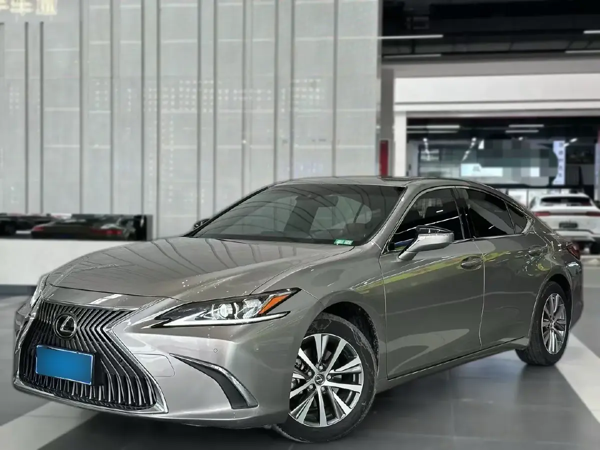 2021 Lexus ES 2.5L 178HP L4 E-CVT Hybrid